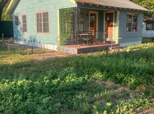 218 E Walnut St, Seguin, TX 78155