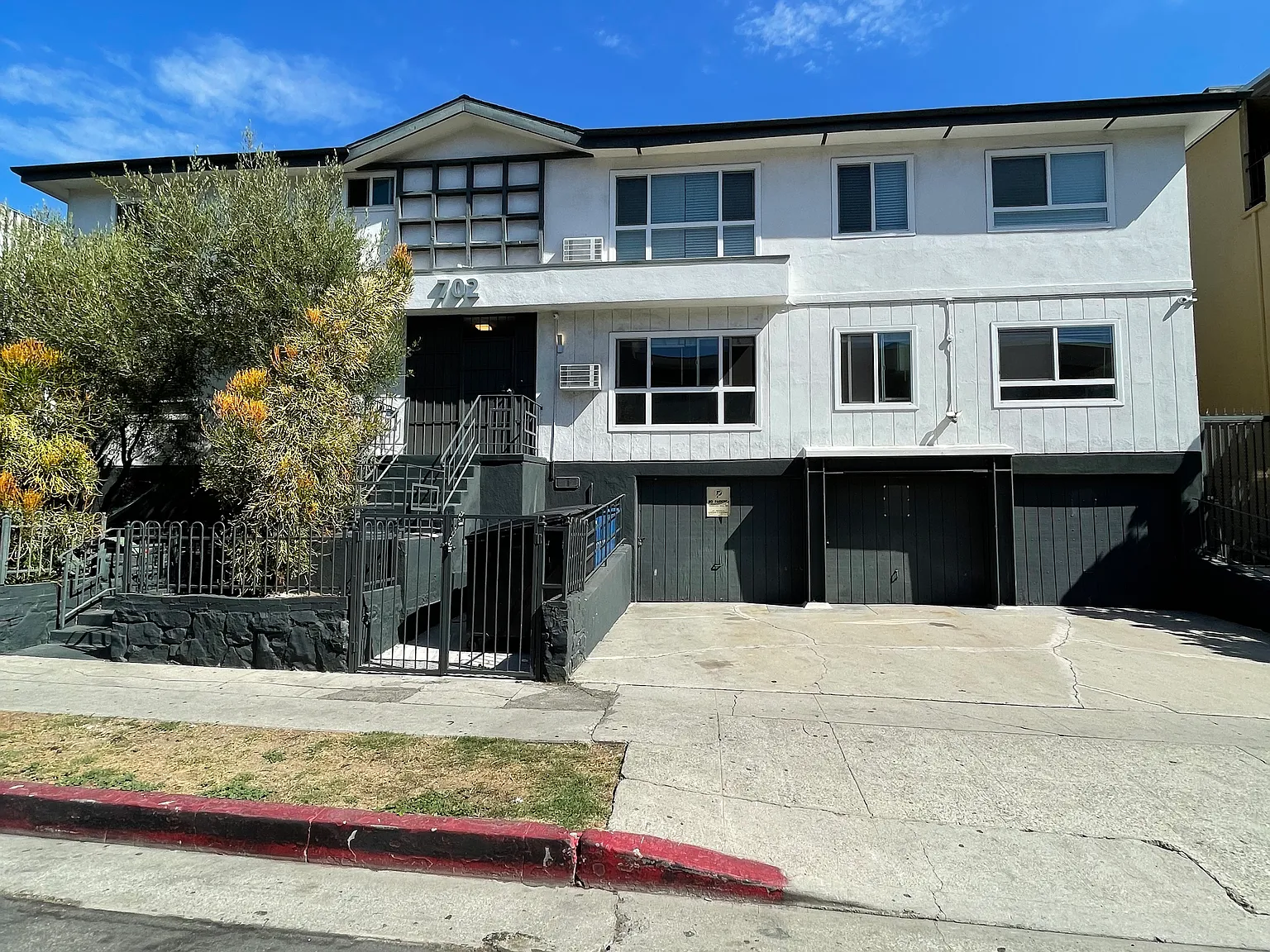 1 bed, 750 sqft, $2,100 — Photo 1