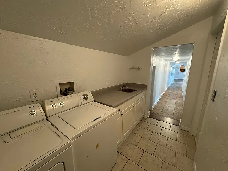 715 E Plymouth Ave — Photo 24