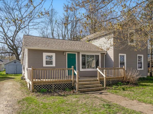 144 Orchard St, Plainwell, MI 49080