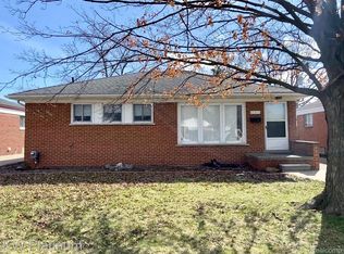 24286 Roxana Ave, Eastpointe, MI 48021