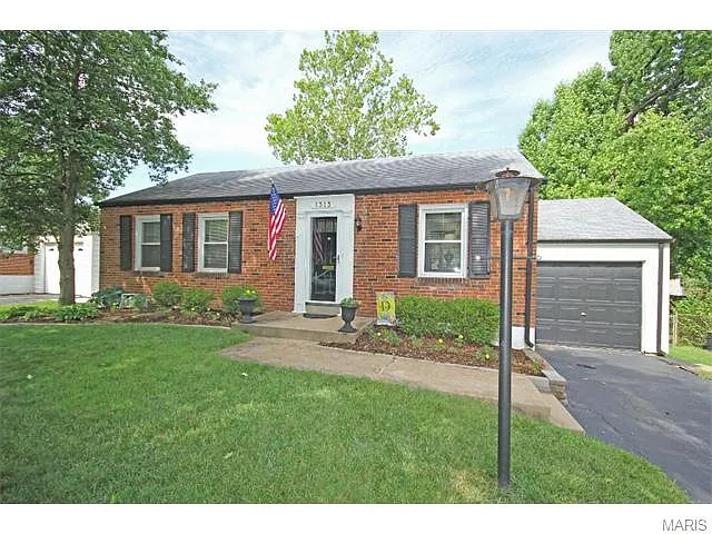 1313 N Geyer Rd photo 1