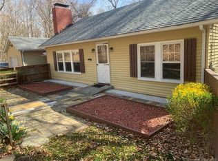 1053 Long Cove Rd, Gales Ferry, CT 06335