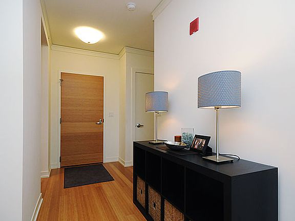 5th image of 1570 Elmwood Ave Unit 809