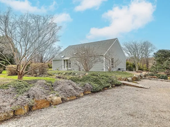 4 Bakers Brook Rd, Dartmouth, MA 02748