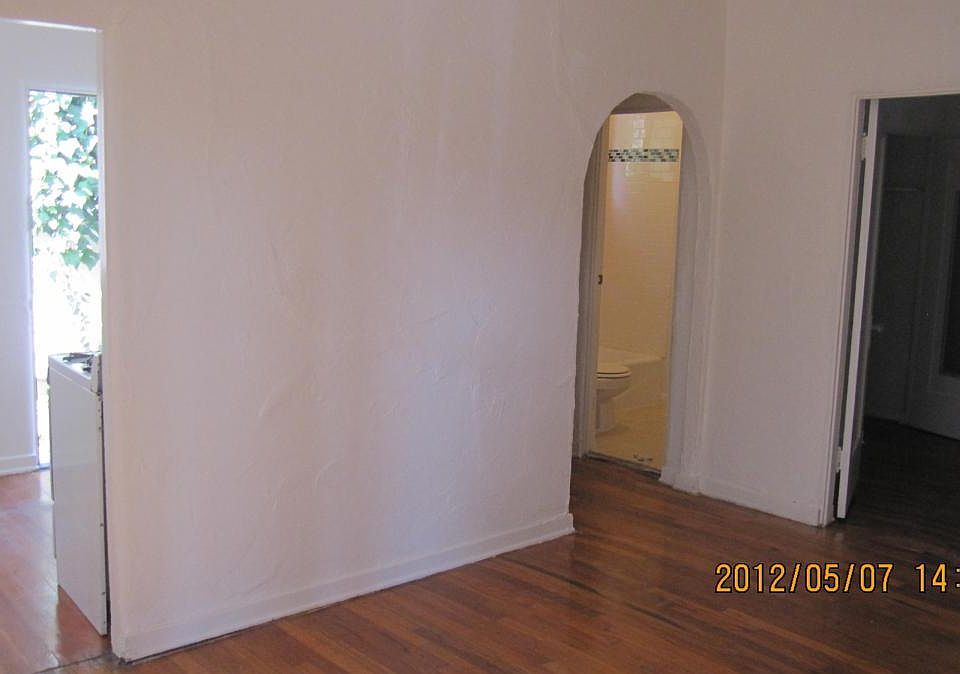 1st image of 806 3/5 N Poinsettia Pl