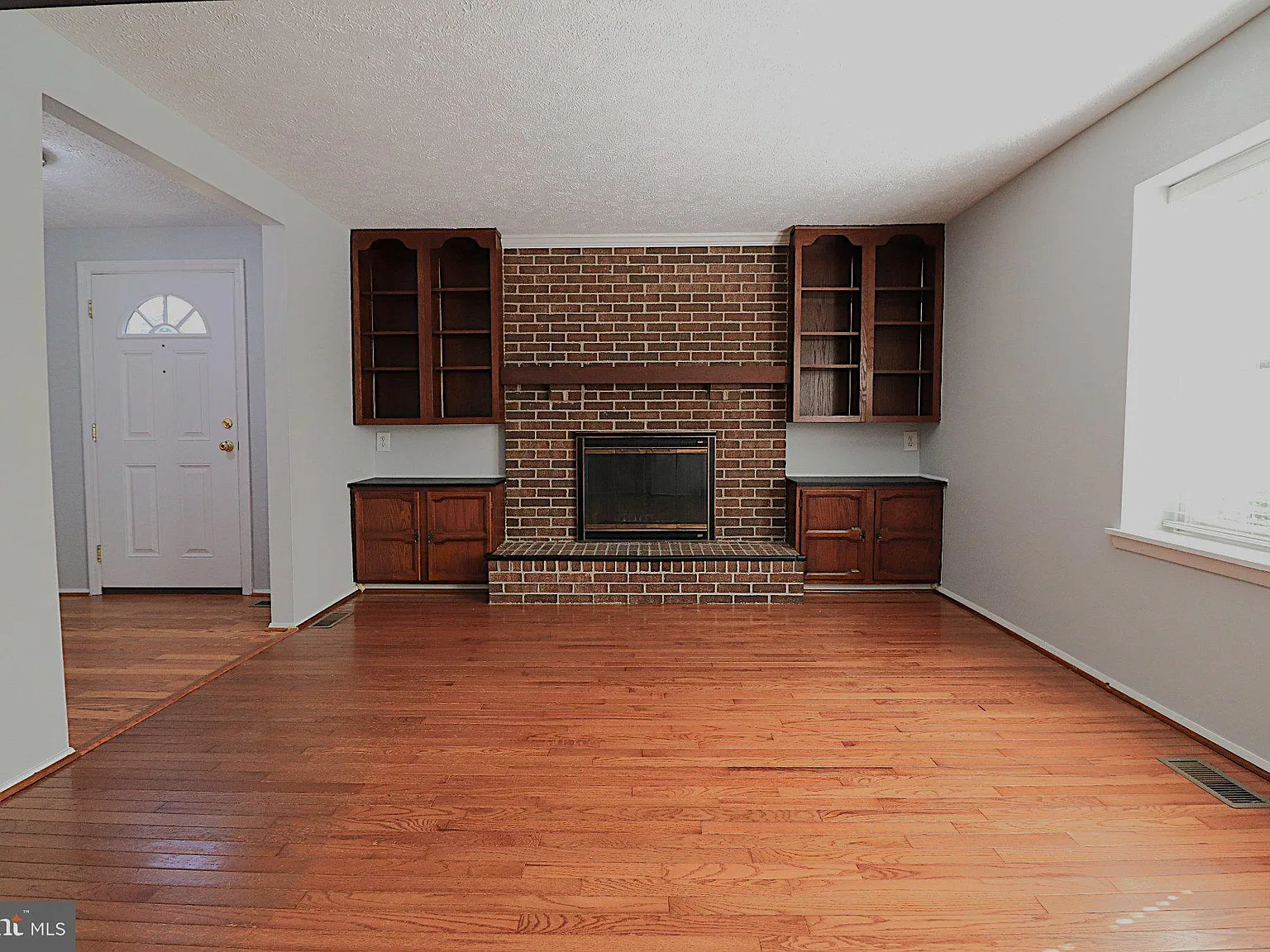 3 bed, 3.5 bath, 1696 sqft, $2,995 — Photo 4