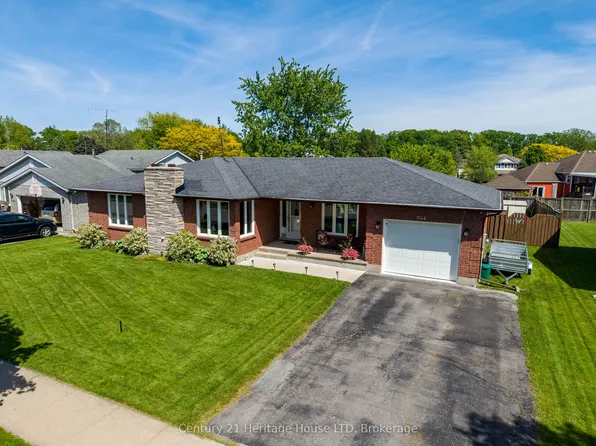 3742 Black Creek Rd, Fort Erie, ON L0S 1S0