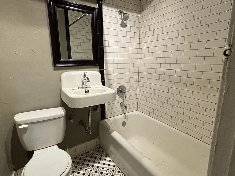 2611 E 15th St #10 — Photo 10