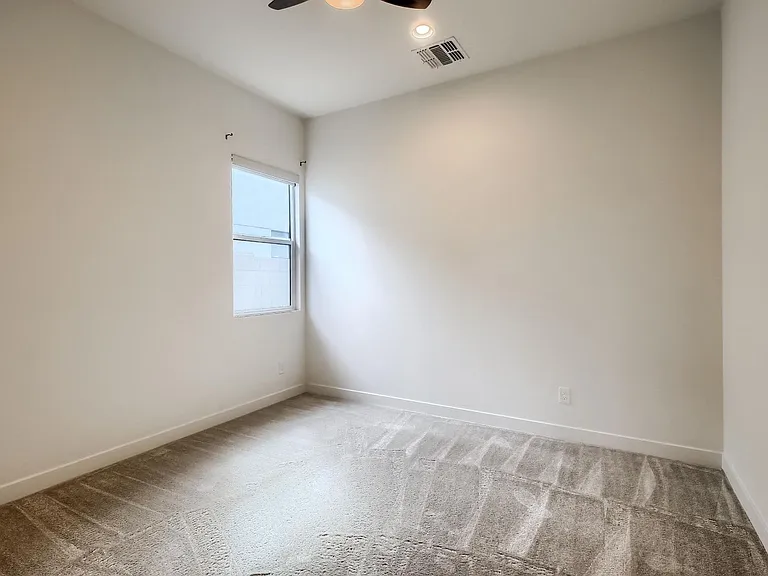 1005 E Paseo Way — Photo 36