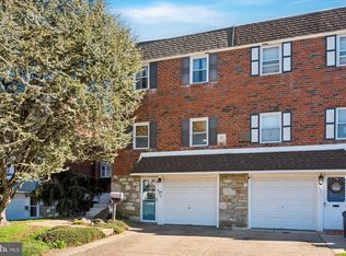 8927 Maxwell Pl, Philadelphia, PA 19152