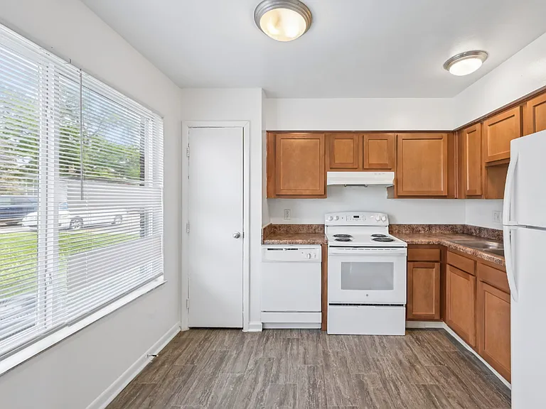 Greentree Apartments — Photo 21