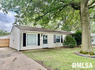 1604 Fairfield Dr, Springfield, IL 62702