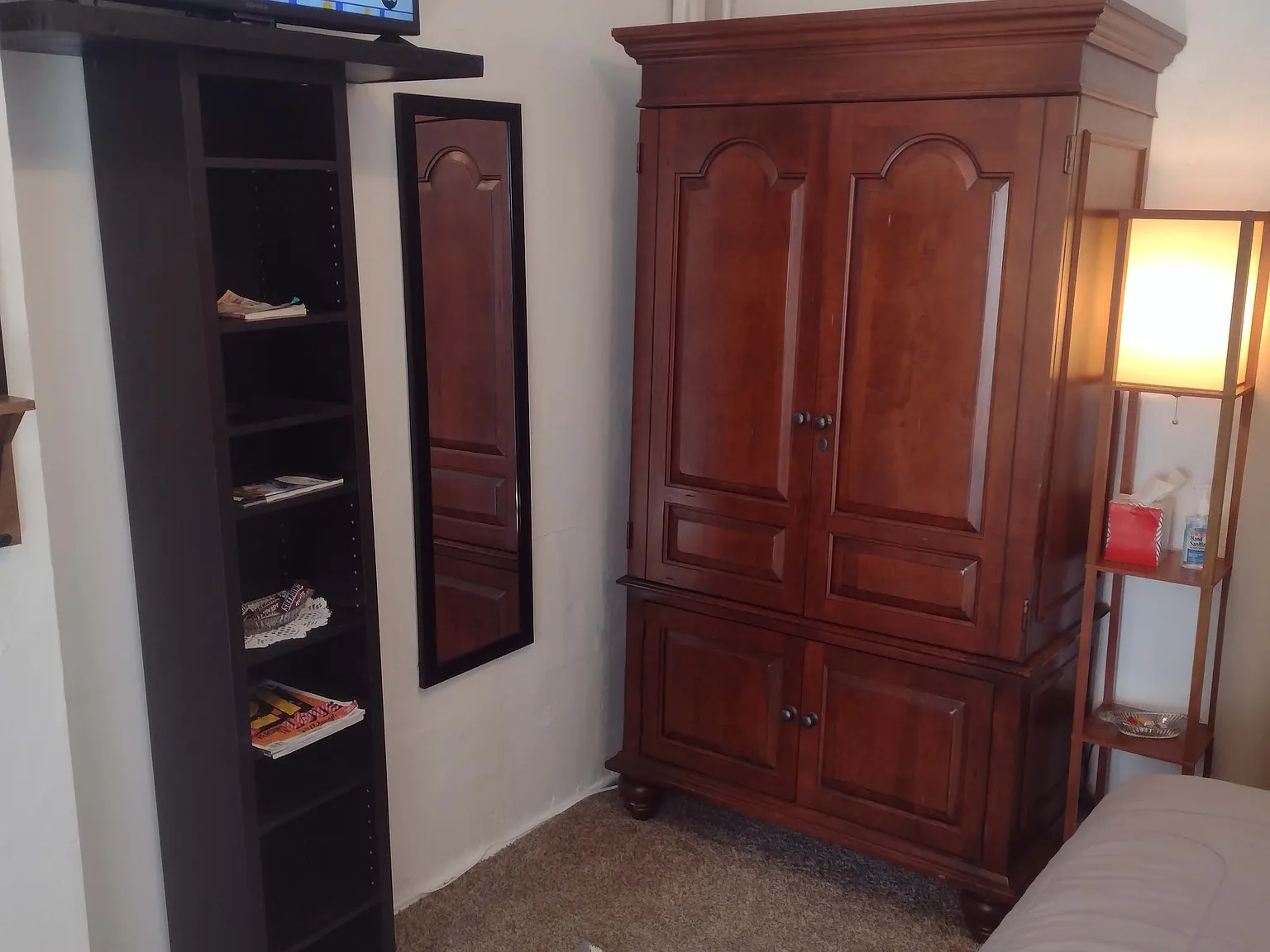 Studio, $750 — Photo 4