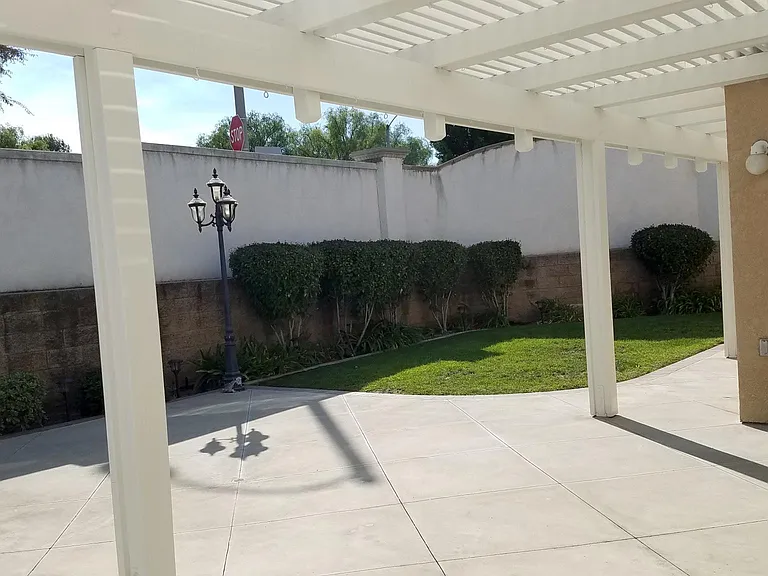 8804 E Crestview Ln — Photo 36