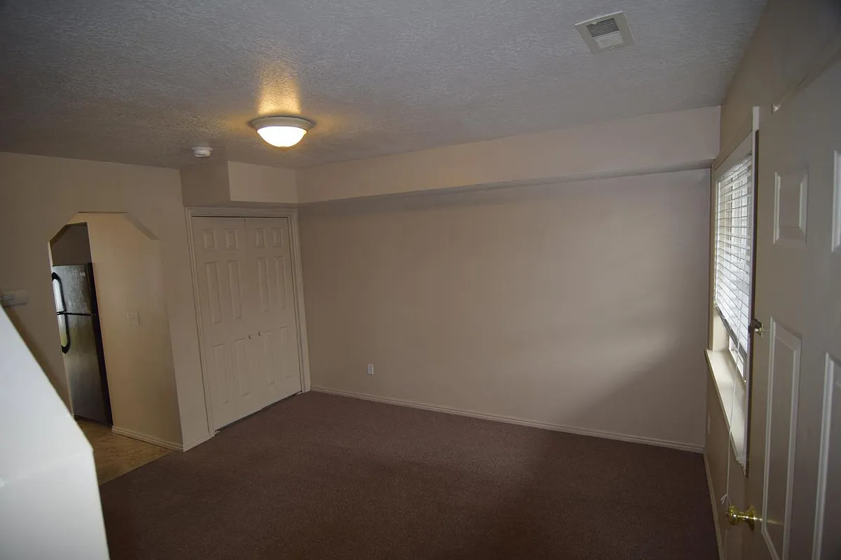 Building Photo - 1391 N 240 W