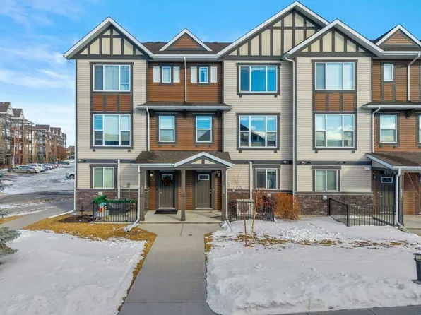 209 N New Brighton Walk SE, Calgary, AB T2Z 5C7