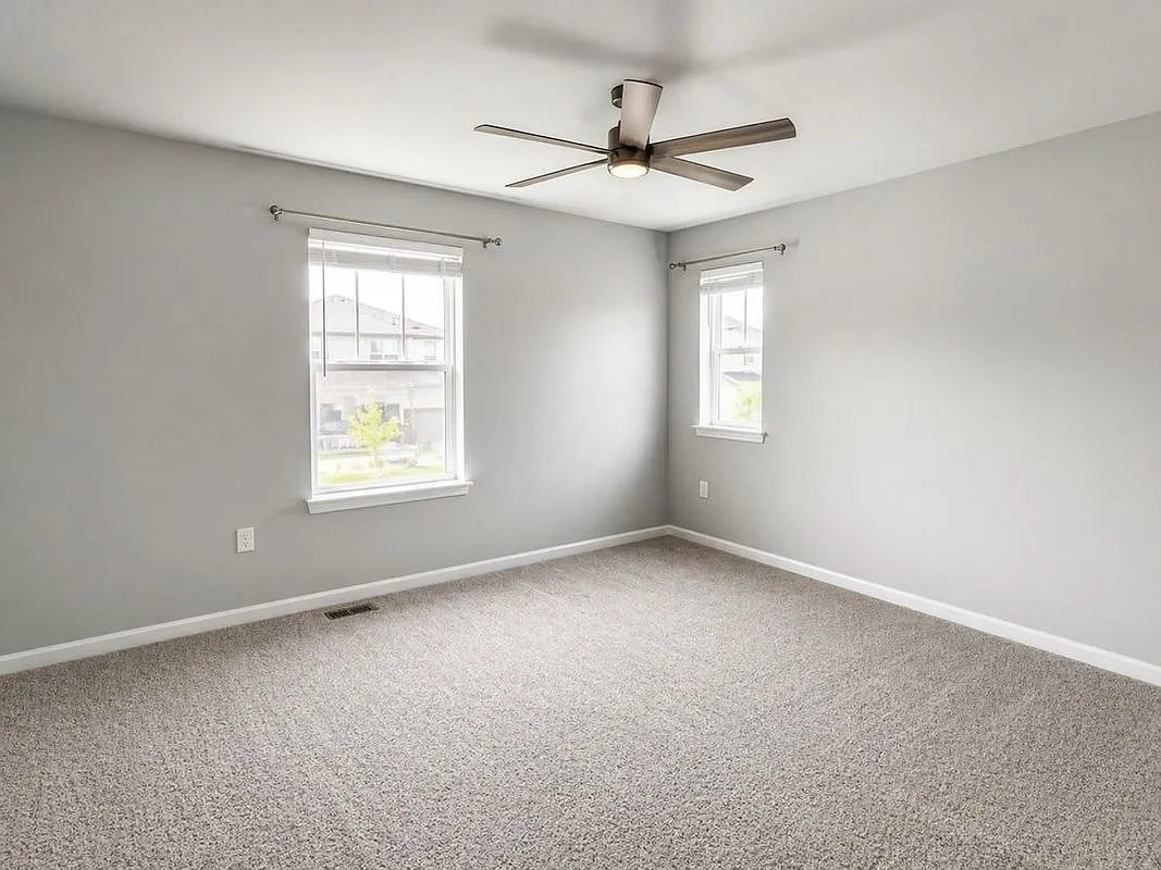 3 bed, 3.0 bath, 1917 sqft, $3,300 — Photo 4