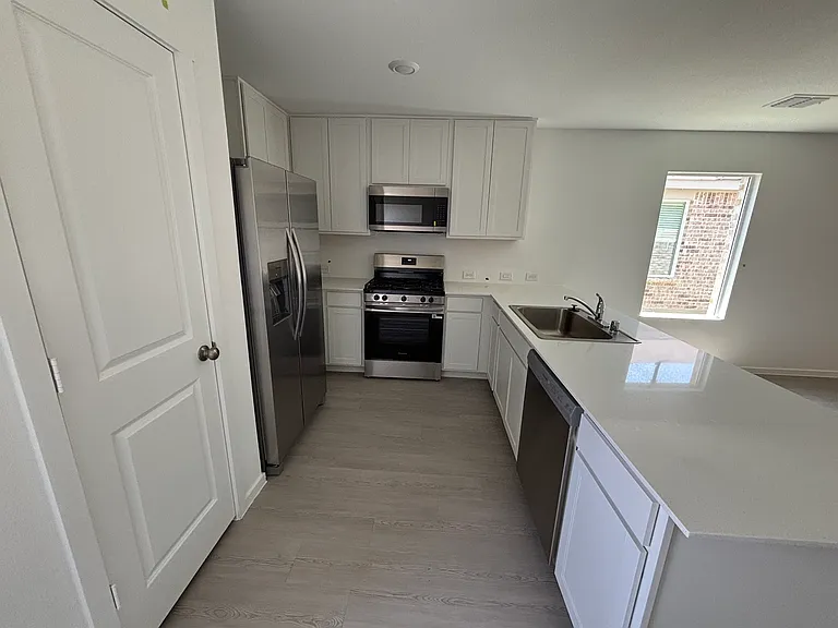 1830 Sanderling St — Photo 6