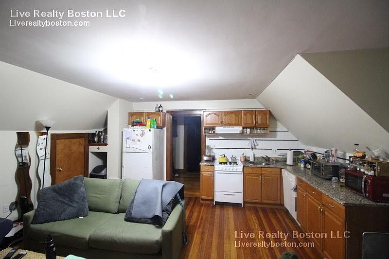 2nd image of 25 Gardner St APT 3