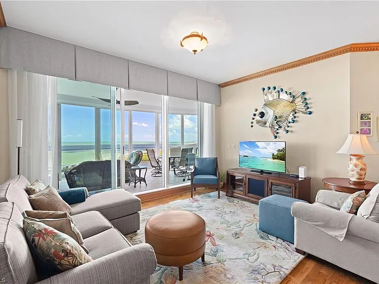 60 Seagate Dr #105 — Photo 3