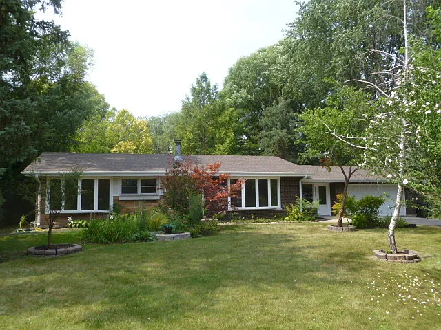 9505 Greenwood Dr photo 1