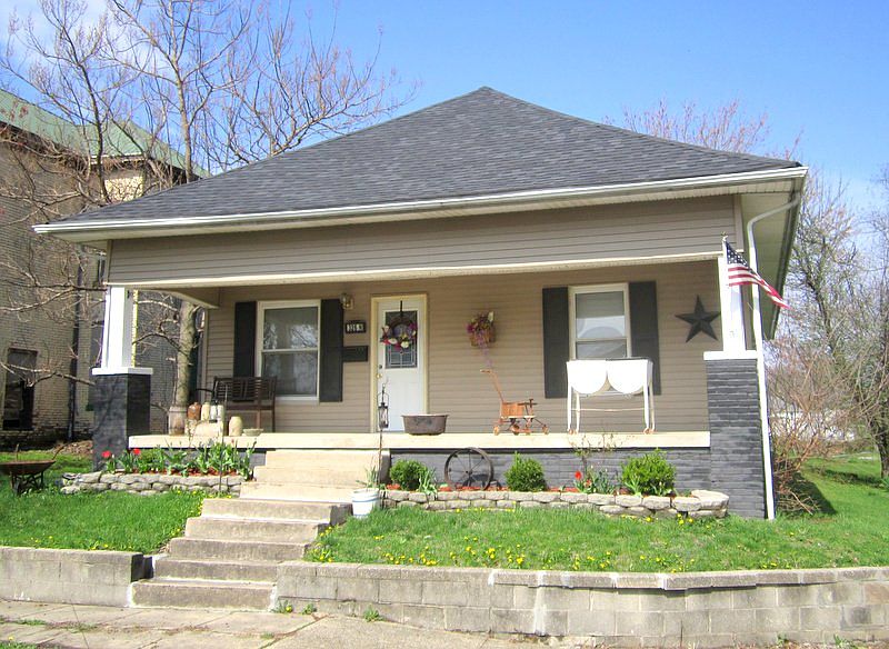 1st image of 326 N Main St