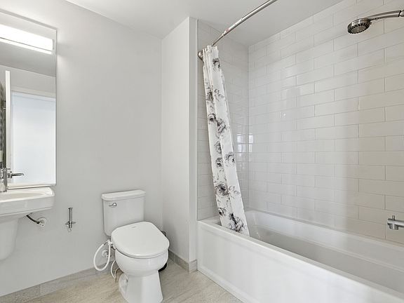 5th image of 50 Jerrold Ave #0