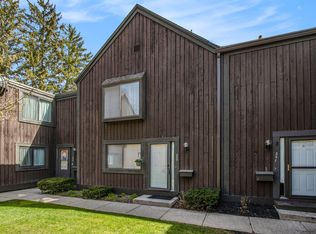 255 Ballantrae Ct, Kalamazoo, MI 49006