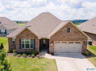 92 Willow Bank Cir, Decatur, AL 35603