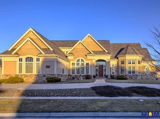 7300 S 96th Ct, Lincoln, NE 68526