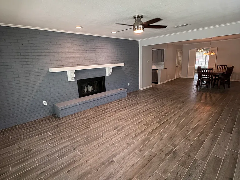 715 Kindred Ln — Photo 21