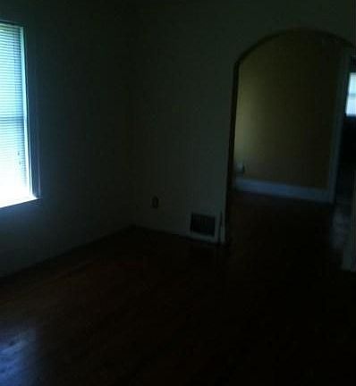 2nd image of 1939 Crosby Ave SE