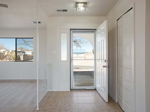 4th image of 1036 Baltic Ave SE