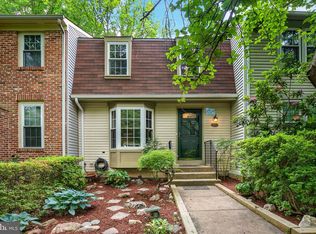 10059 Chestnut Wood Ln, Burke, VA 22015