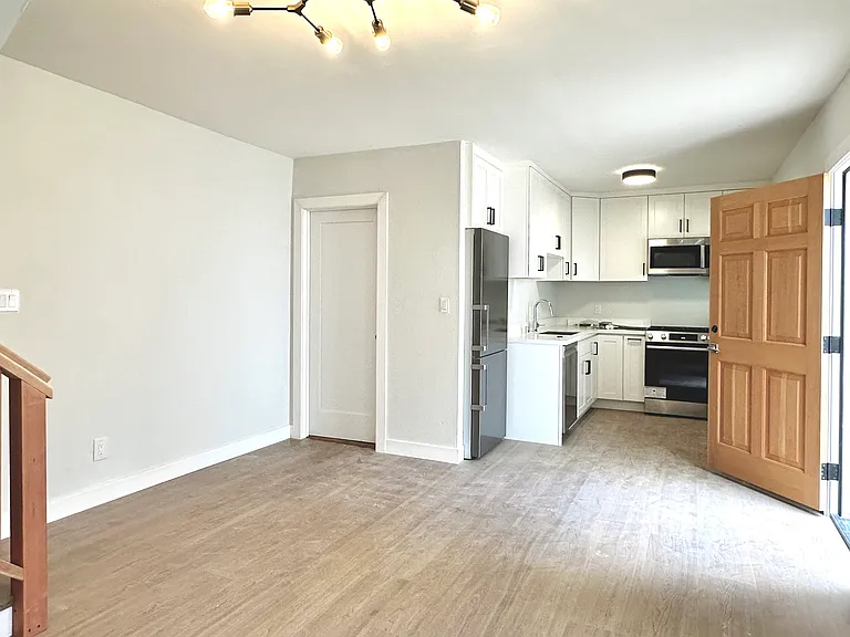 2205 Pine St #C — Photo 1