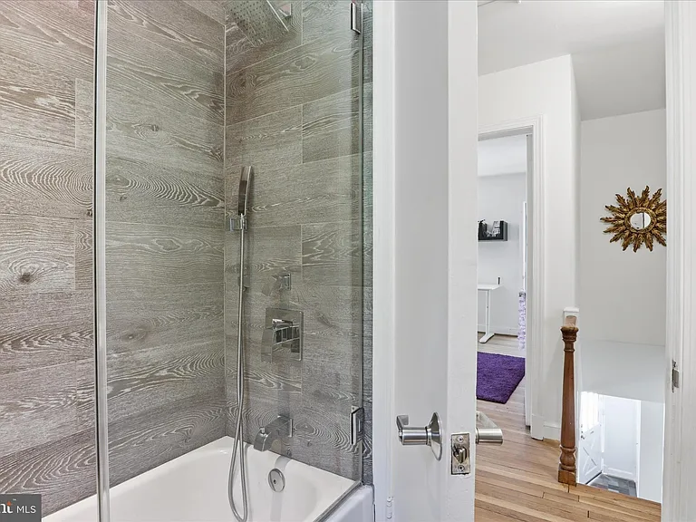3221 Coquelin Ter — Photo 30