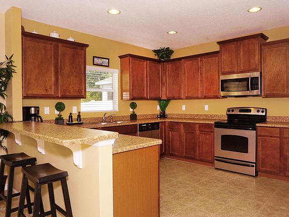 2nd image of 442 Hollow Glen Dr