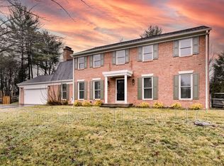 9412 Myra Dr, Great Falls, VA 22066