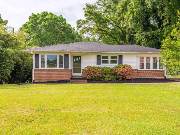 210 Syphrit Rd, Wellford, SC 29385