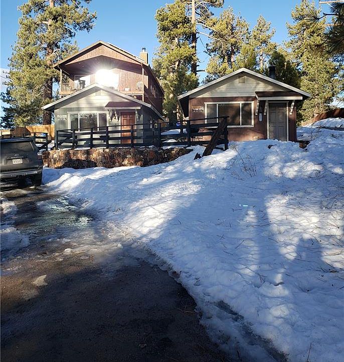 1st image of 692 Poppy Way