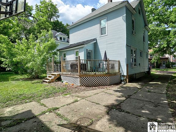 5th image of 89 Stewart Ave