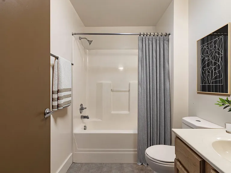 Grace & Monroe Apartments — Photo 3