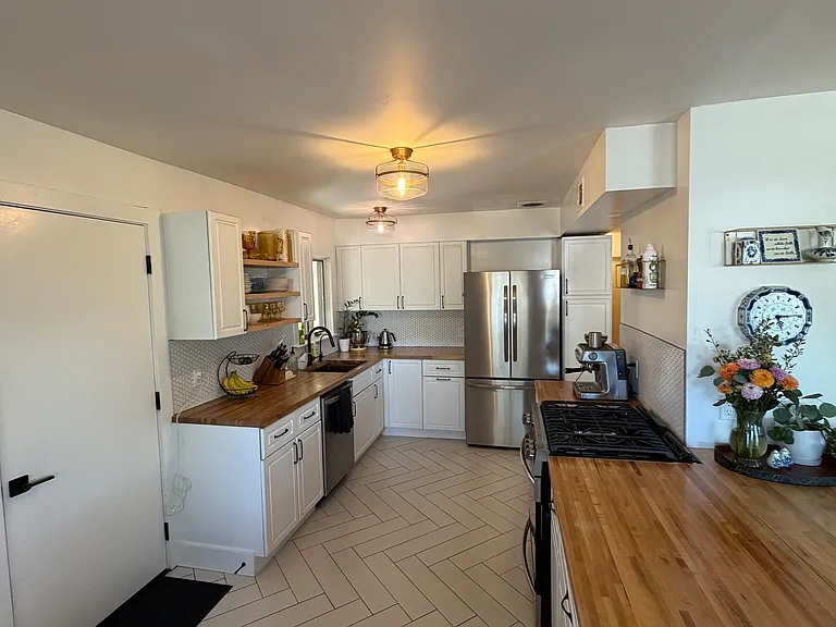 1601 Chaska Pl — Photo 6