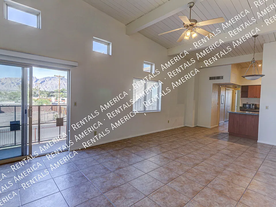 2525 N Alvernon Way #E5