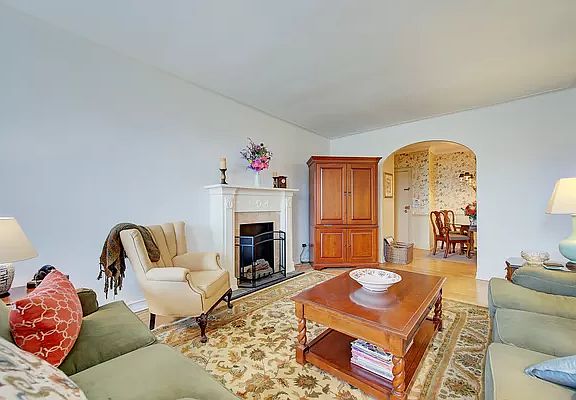 5th image of 117 Park Ln S #C6a