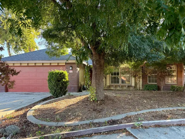 172 Grace Ct, Lemoore, CA 93245