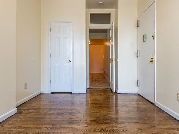 2nd image of 300 Jefferson St APT 2R
