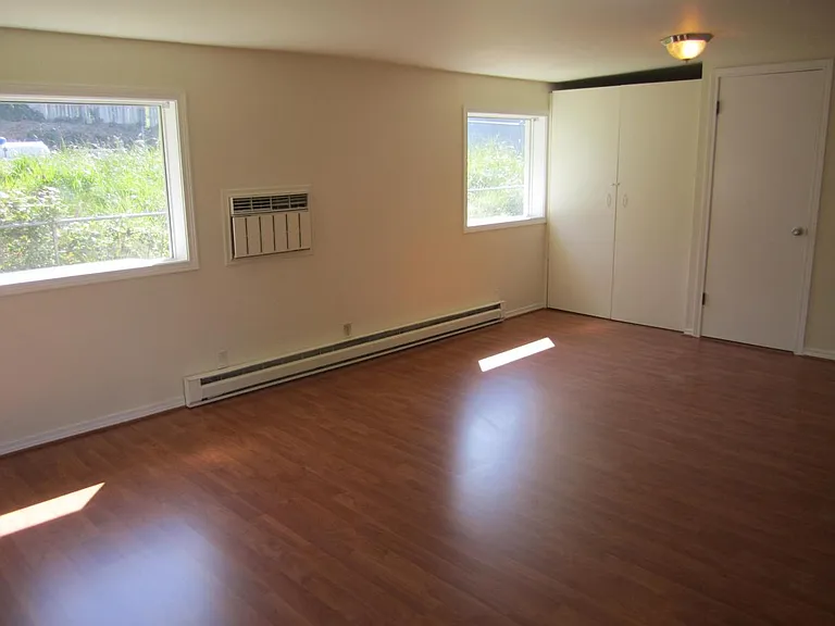2128 NE 6th Ct — Photo 8