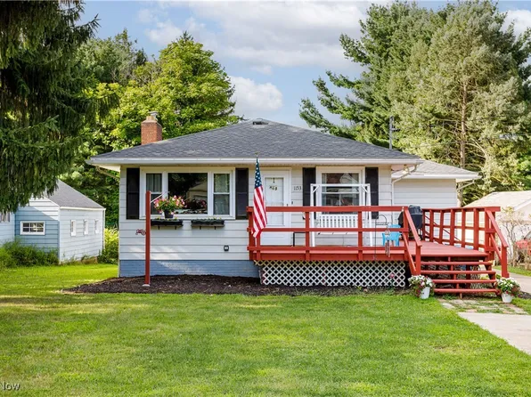 1153 Krumroy Rd, Akron, OH 44306